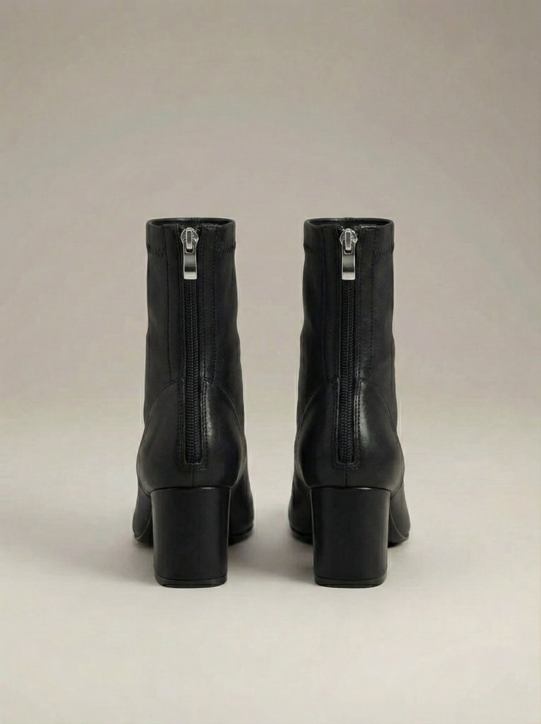 Siyah Streç Bilekli Bot