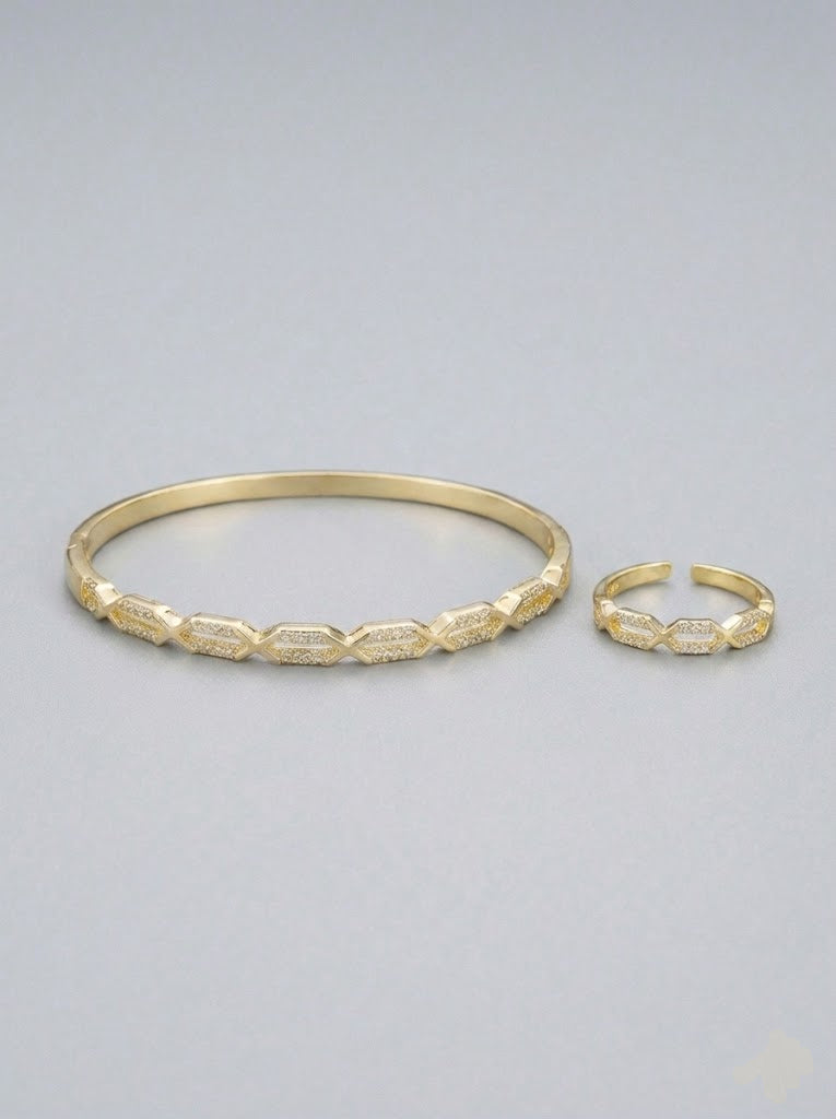 Gold Geometrik Petek Desenli Taşlı Kelepçe Bilezik ve Yüzük Seti