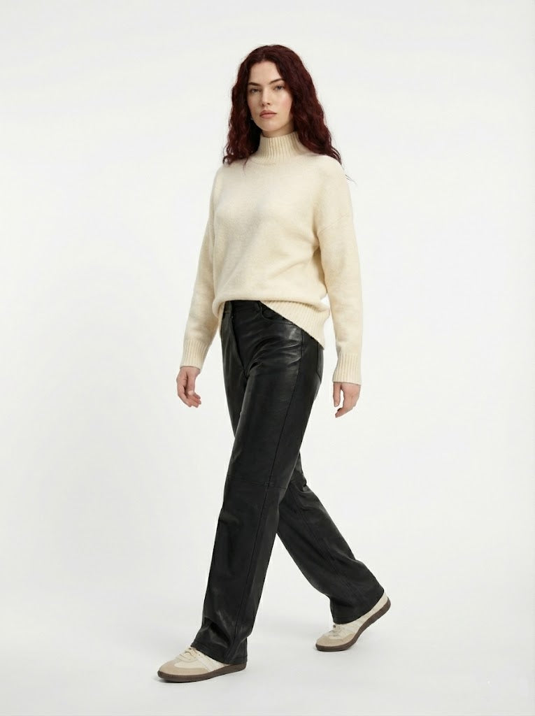 Krem Yarım Balıkçı Yaka Triko Kazak