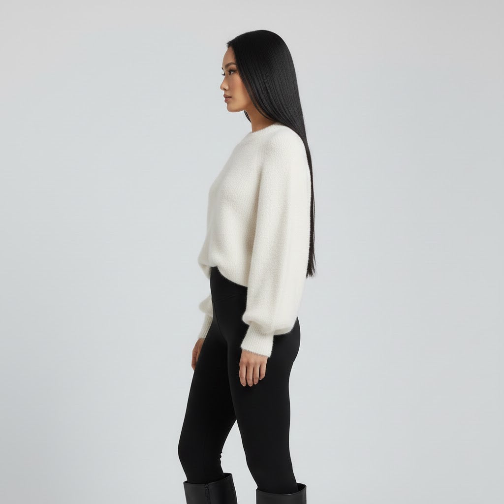 Beyaz Balon Kollu Yumuşak Triko Kazak